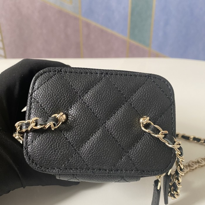 Handbag Chanel 81186 size 10.5-8.5-7 cm