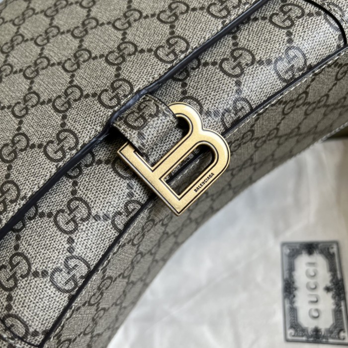 Handbag Gucci 681696 size 39*24.5*11 cm