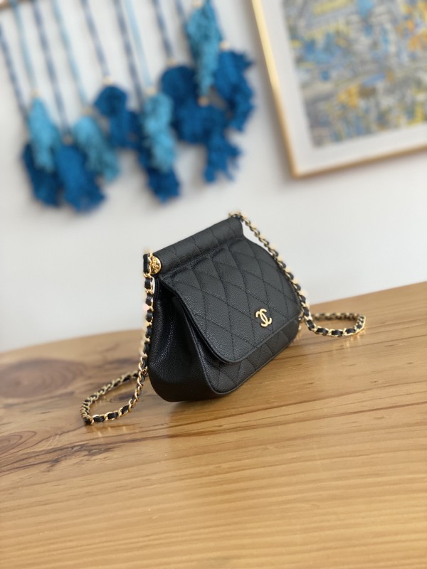 Handbag Chanel AP3008 size 12X17.5X5.5 cm