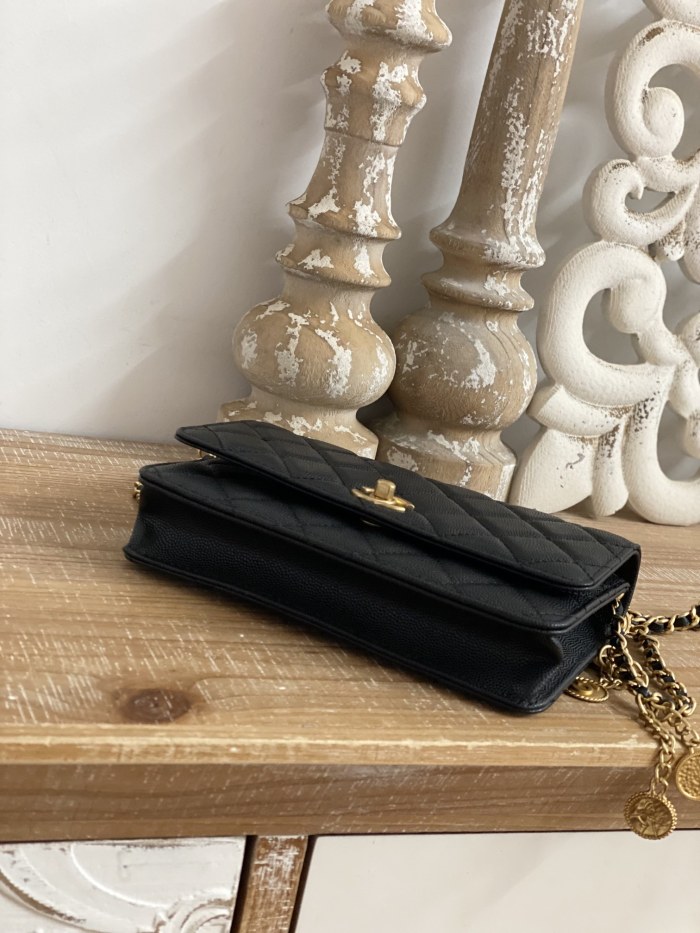 Handbag Chanel AP81234 size 19 cm