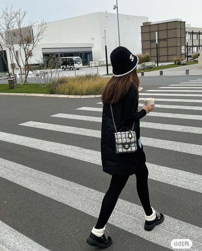 Handbag Chanel size 𝟷𝟽*𝟸𝟶.𝟻 *𝟼 𝚌𝚖