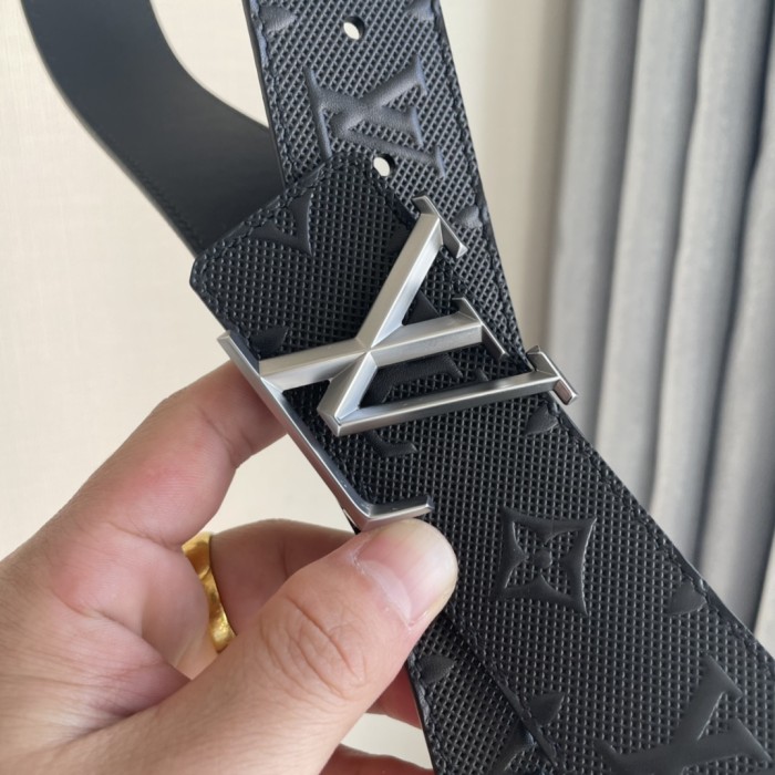 Louis Vuitton Belt 7 (width 4cm)