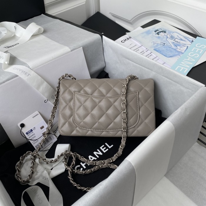 Handbag Chanel size 20 cm