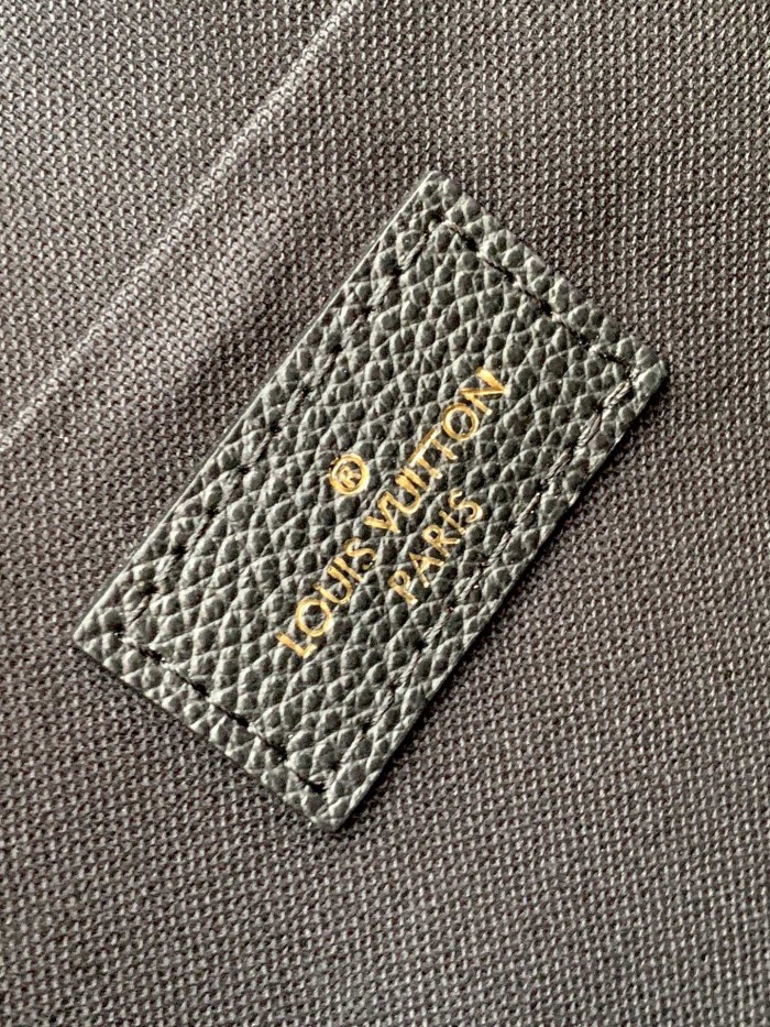 Handbag Louis Vuitton M69977 size 21.0 x 12.0 x 3.0 cm