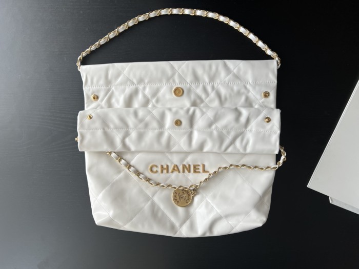 Handbag Chanel size 39cmx42cmx8 cm