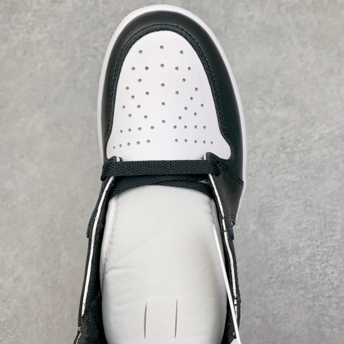 Jordan 1 Retro Black White