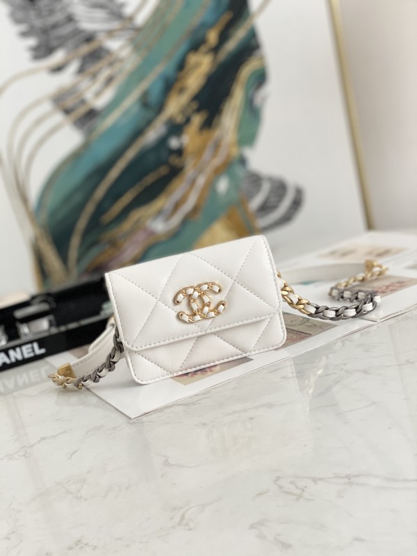 Handbag Chanel 81166 size 12 8.5 2.5 cm