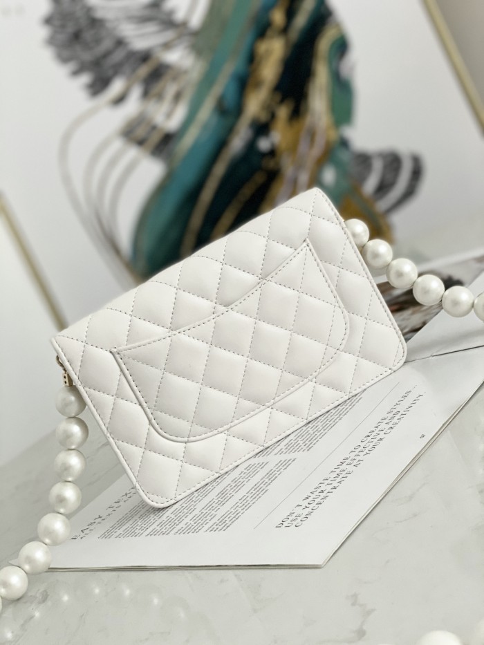 Handbag Chanel 81028 size 19 cm