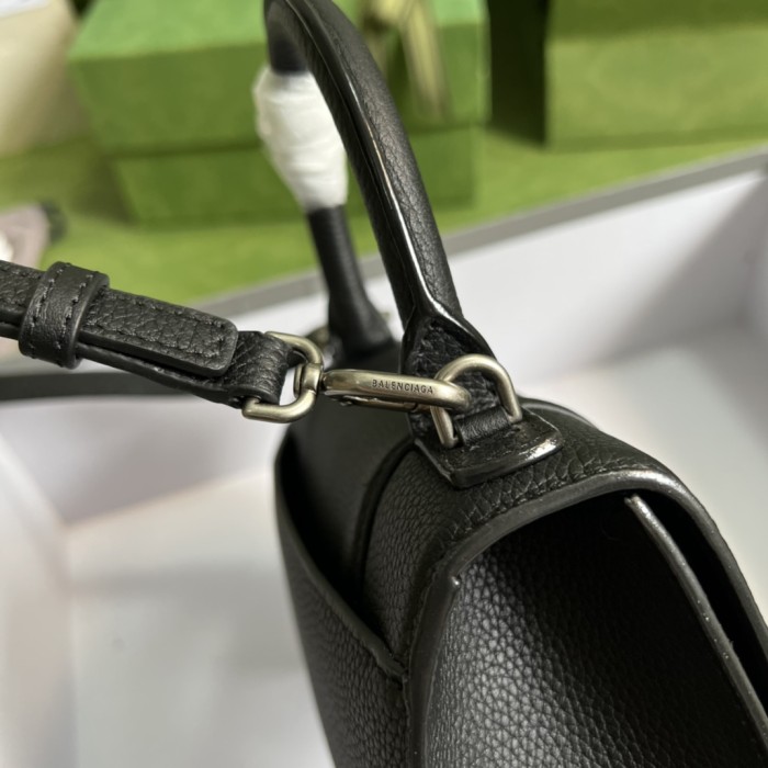 Handbag Gucci 5928331 size 19*13*8 cm