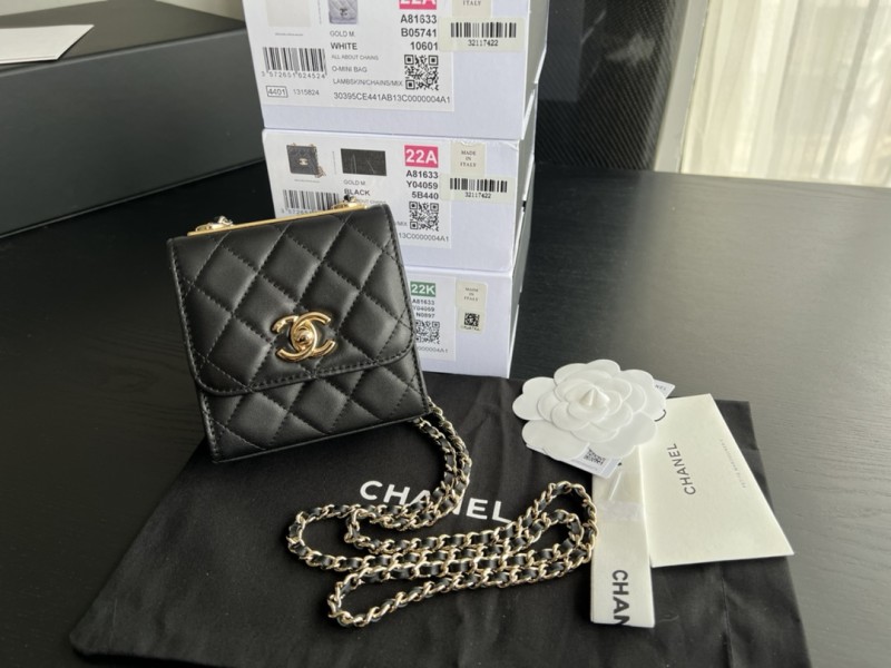 Handbag Chanel A81633 size 11cmx11cmx5 cm