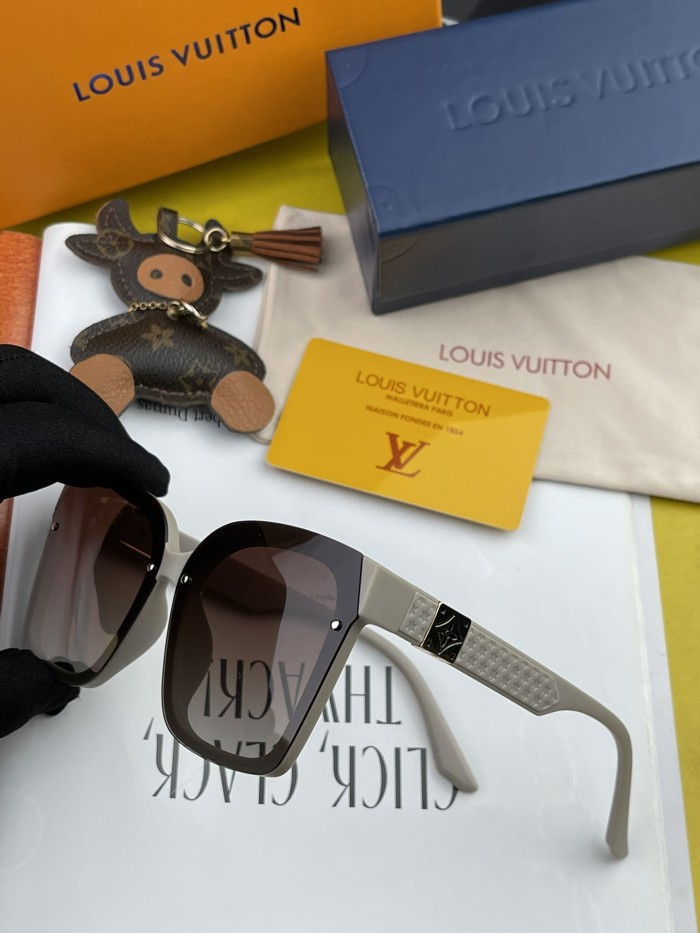 Sunglasses Louis Vuitton L1765