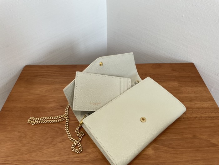 Handbags SAINT LAURENT 607788 size 19x12x4 cm