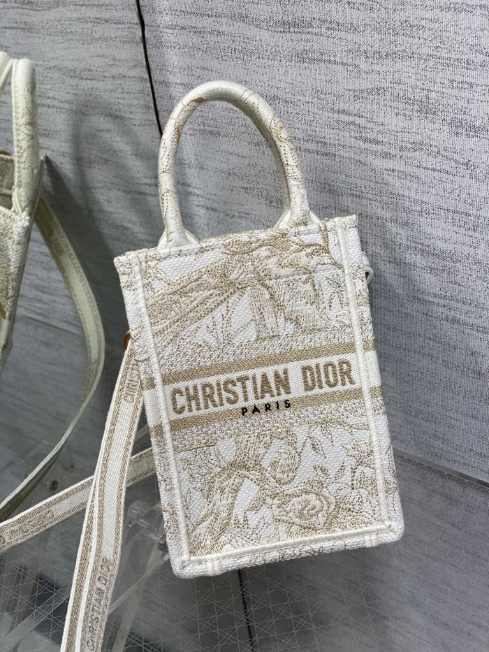 Handbag Dior size 13.5*5*18 cm