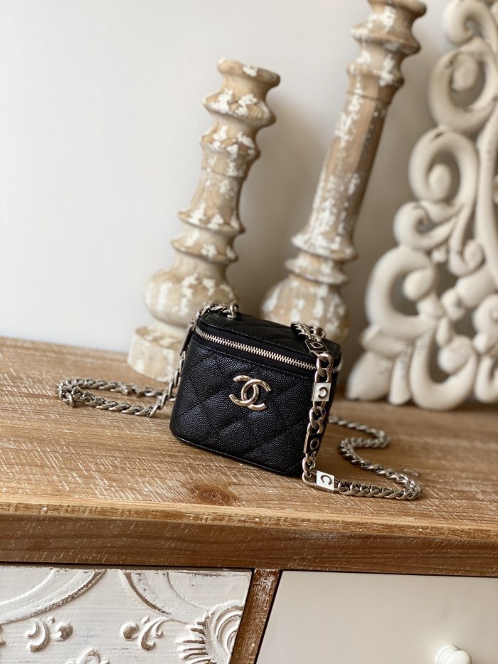 Handbag Chanel 81193 size 12 cm