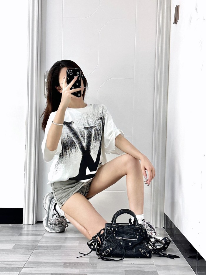 Clothes Louis Vuitton 285