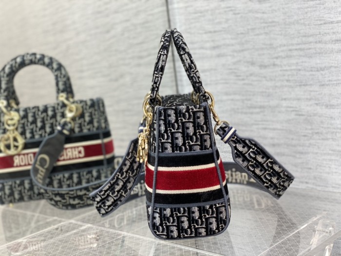 Handbag Dior size 24 cm