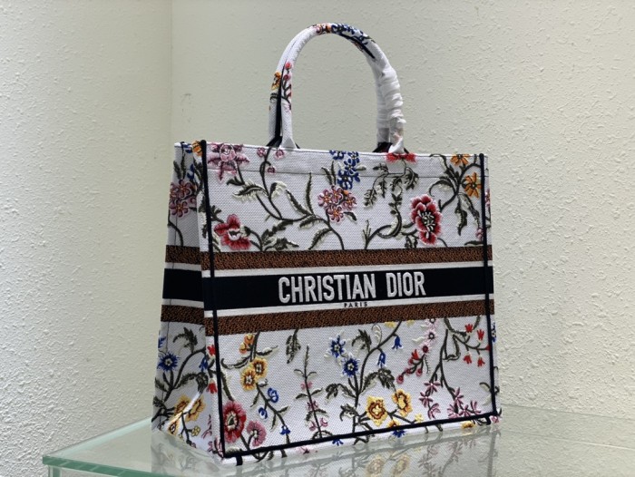 Handbag Dior size 41 cm