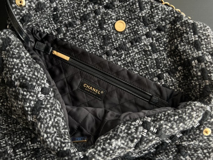 Handbag Chanel 3261 size 39cmx42cmx8 cm