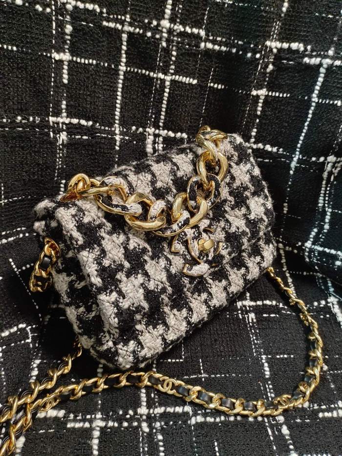 Handbag Chanel size 15*22*6 cm