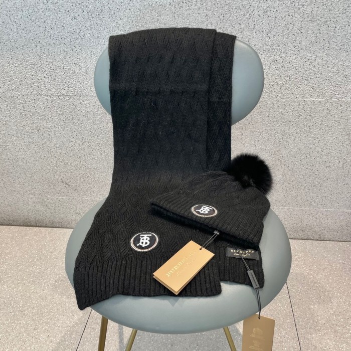Hat & Scarf Burberry 2