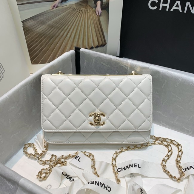 Handbag Chanel 88633 size 19 cm