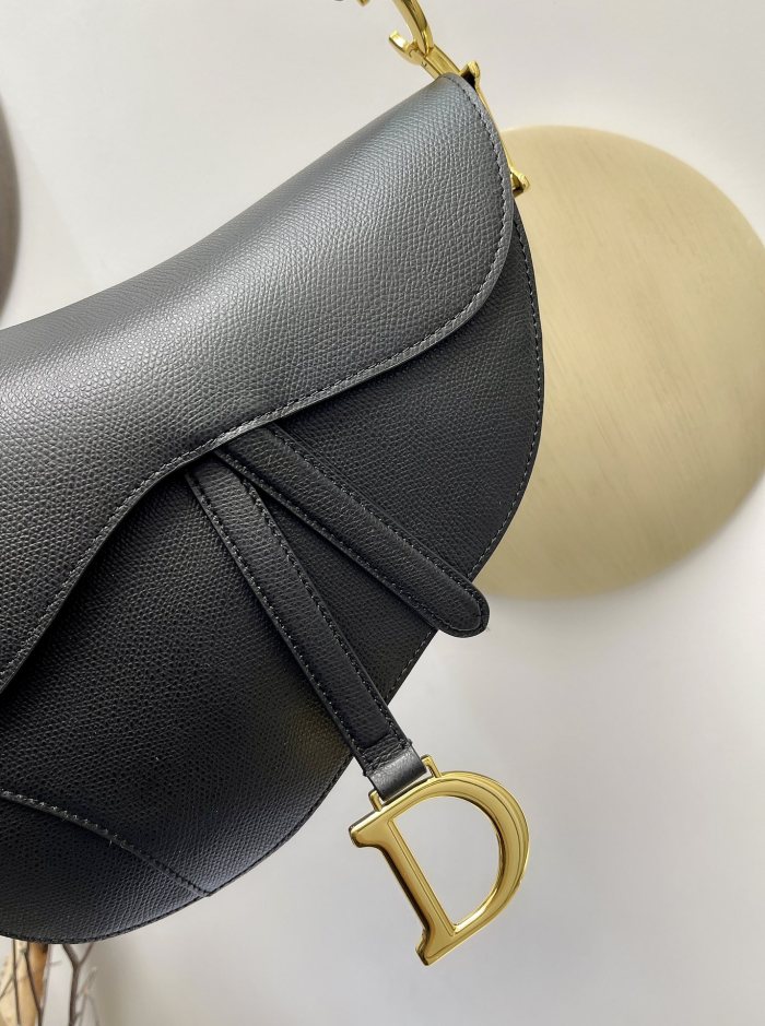 Handbag Dior size 25.5 x 20 x 6.5 cm