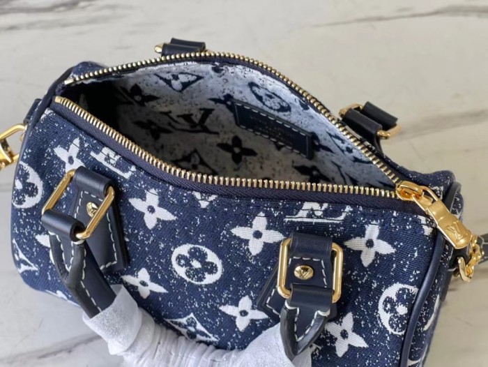 Handbag Louis Vuitton M81213 size 16.0 x 11.0 x 9.0 cm