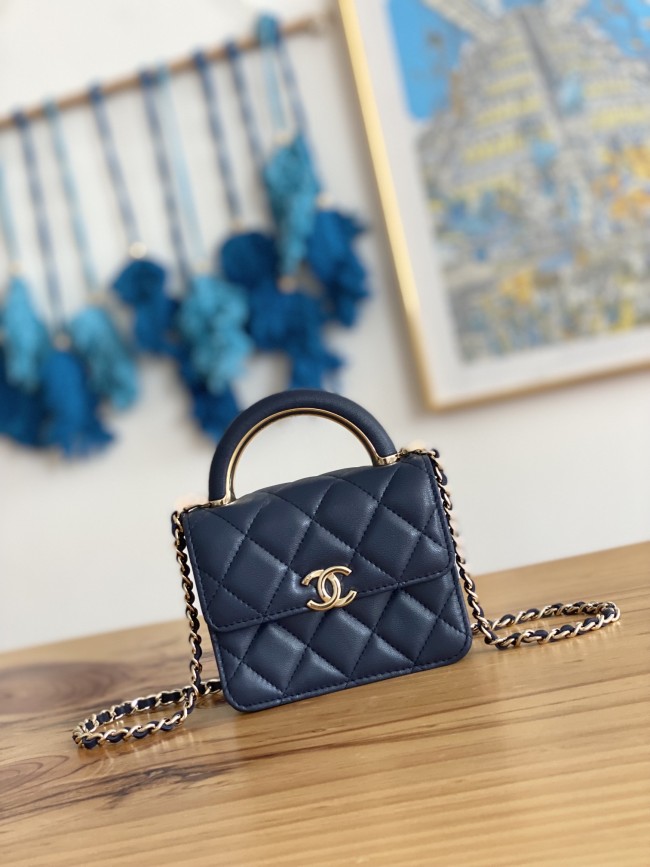 Handbag Chanel 81209 size 12.5 cm