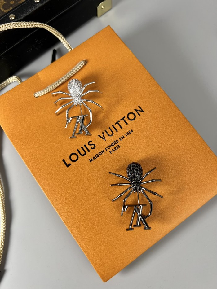 Clothes Louis Vuitton 99