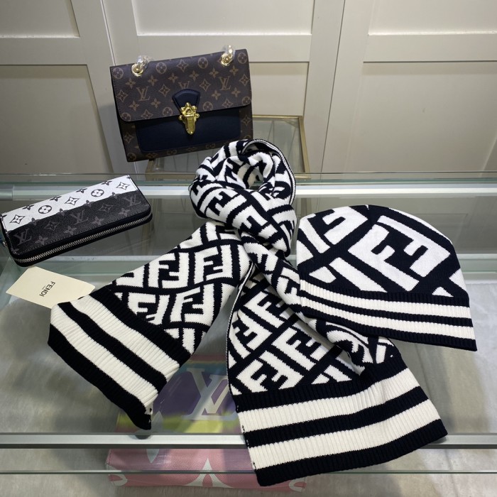 Hat & Scarf Fendi 1