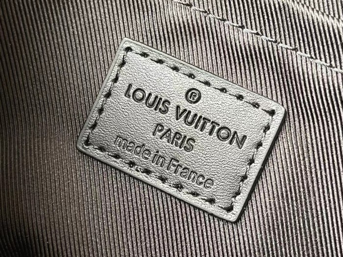 Handbag Louis Vuitton M81018 M81115 size 22 x 14.5 x 4.5cm