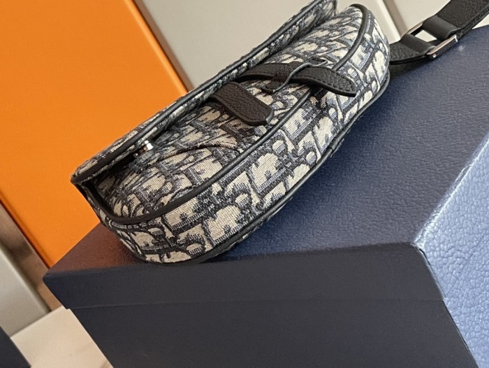 Handbag Dior size 21*16*3 cm