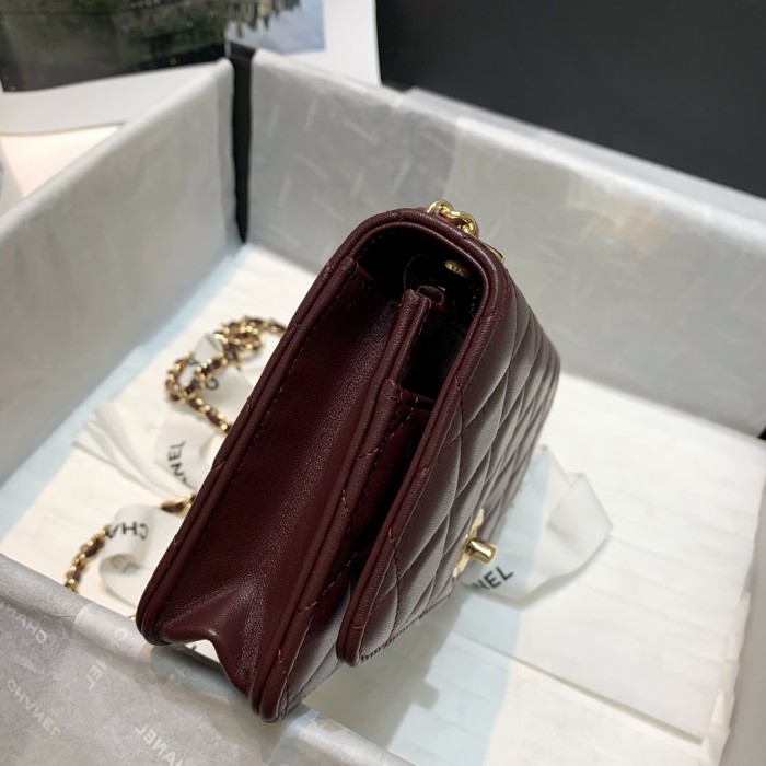 Handbag Chanel 88633 size 19 cm