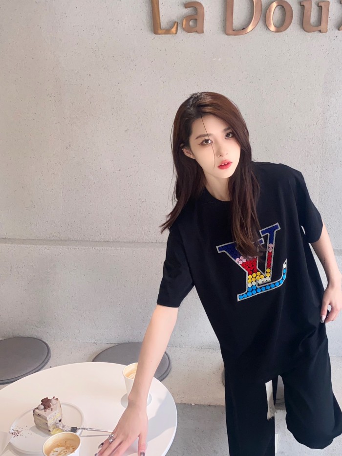 Clothes Louis Vuitton 323