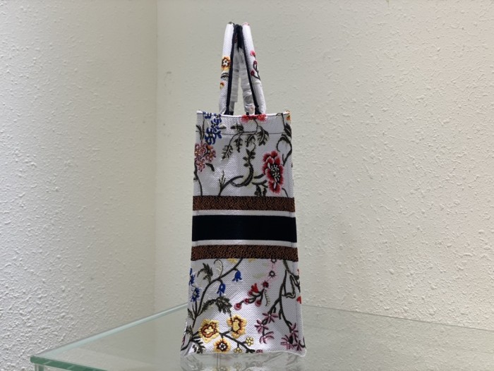 Handbag Dior size 41 cm