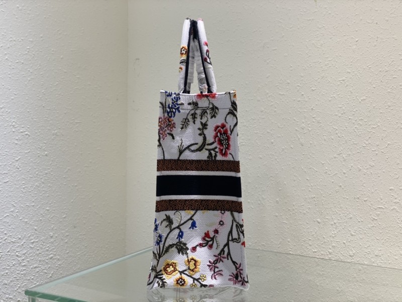 Handbag Dior size 41 cm