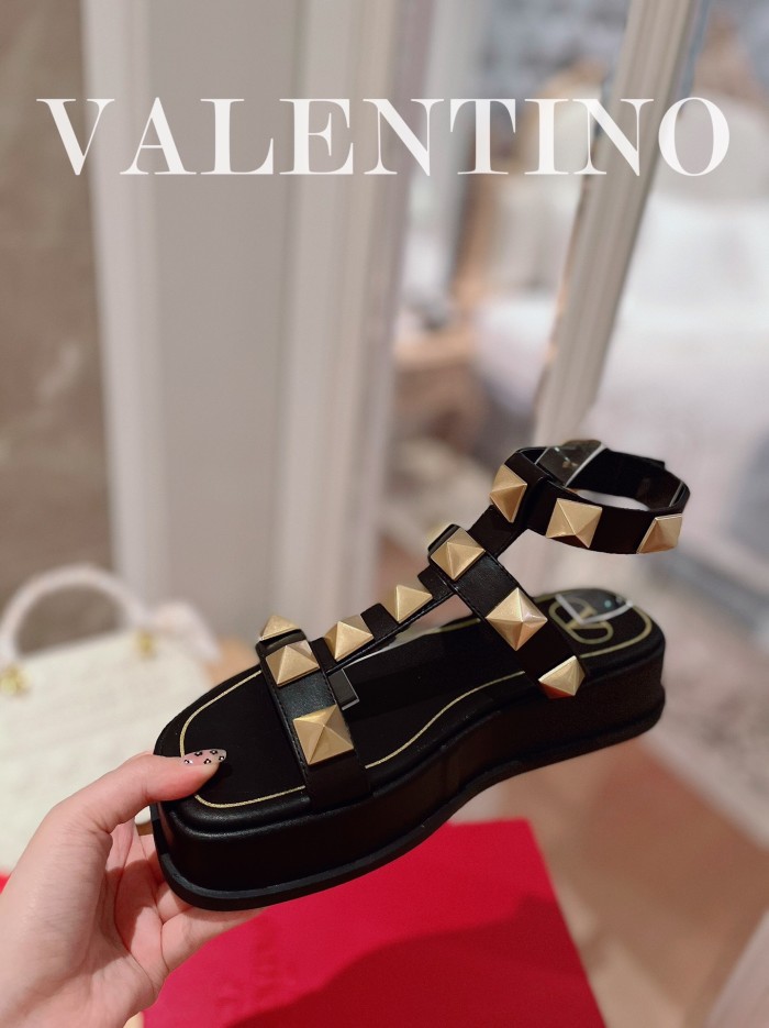 VALENTINO GARAVANI Roman Stud WOMEN 1