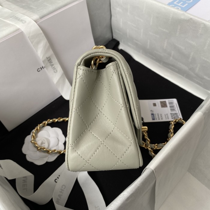 Handbag Chanel size 17 cm