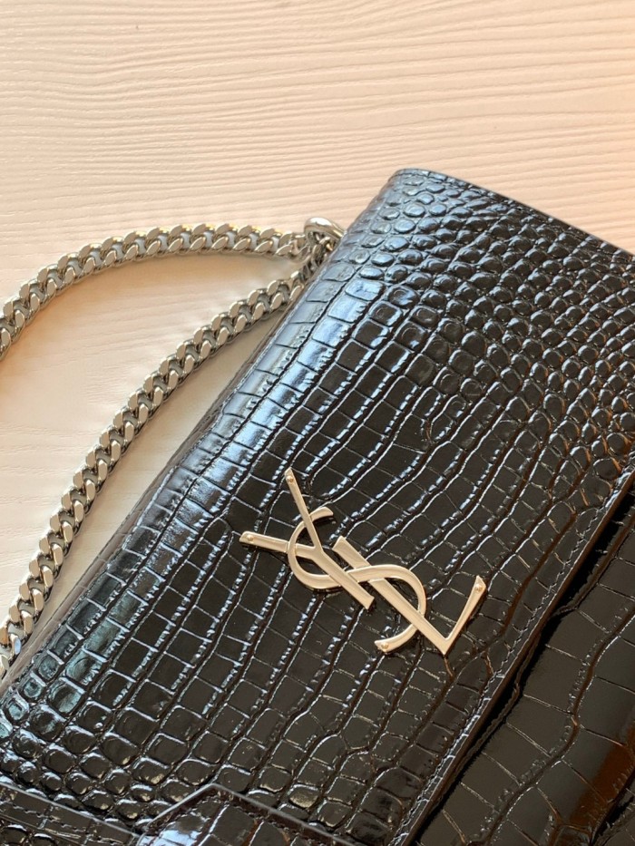 Handbags SAINT LAURENT 442906 size 22x8x16 cm