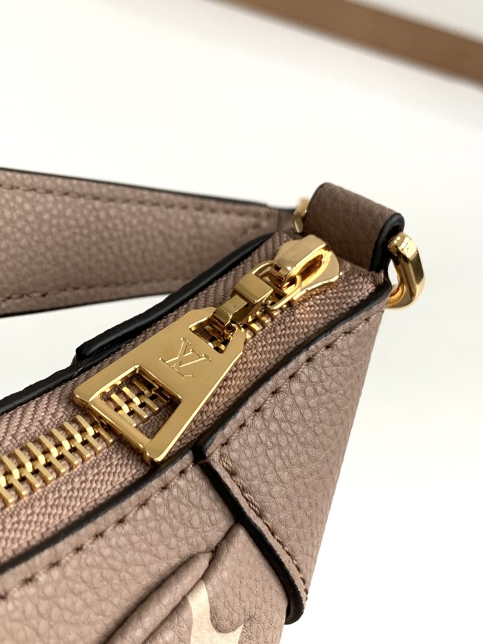 Handbag Louis Vuitton M46002 size 22 x 14 x 9 cm