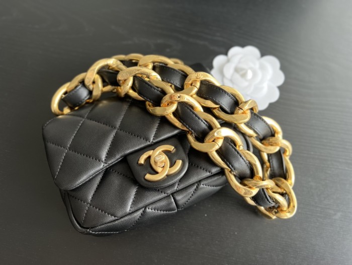 Handbag Chanel size 17 cm