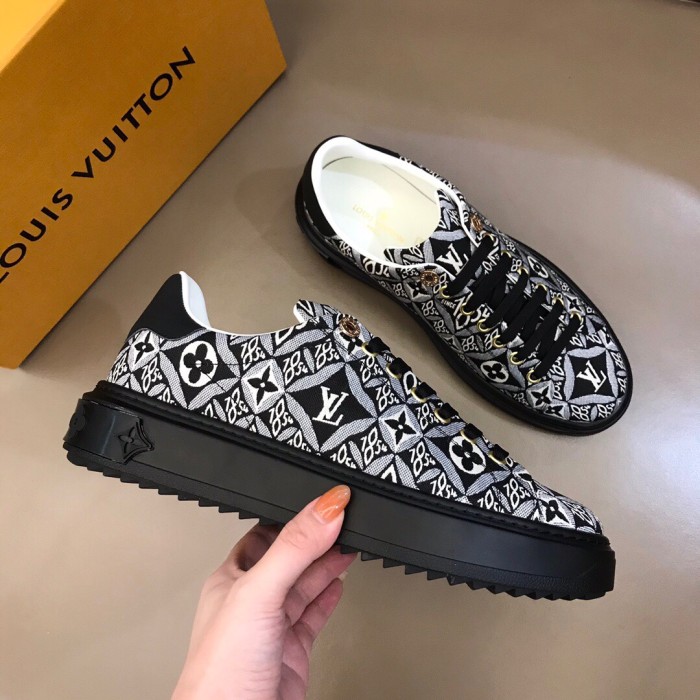 Louis Vuitton Low Top sneaker 44
