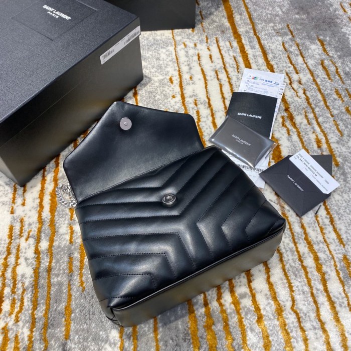 Handbags SAINT LAURENT 494699 size 23*17*9 cm