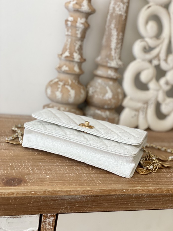 Handbag Chanel AP81234 size 19 cm