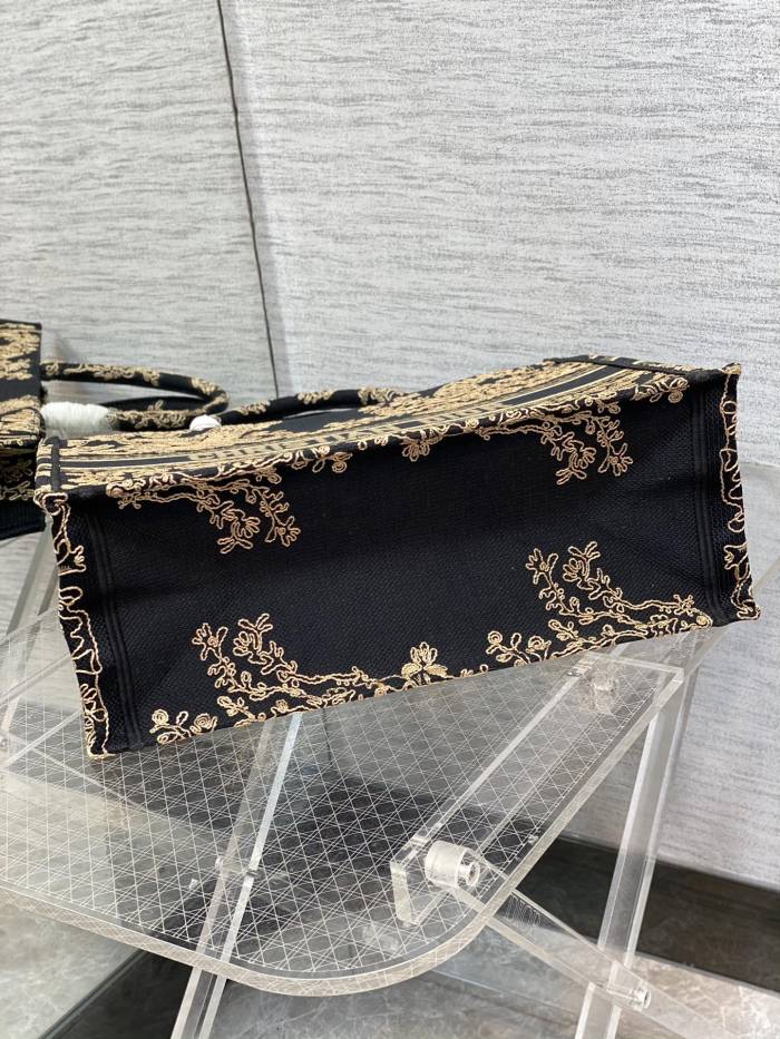 Handbag Dior size 42*18*35 cm