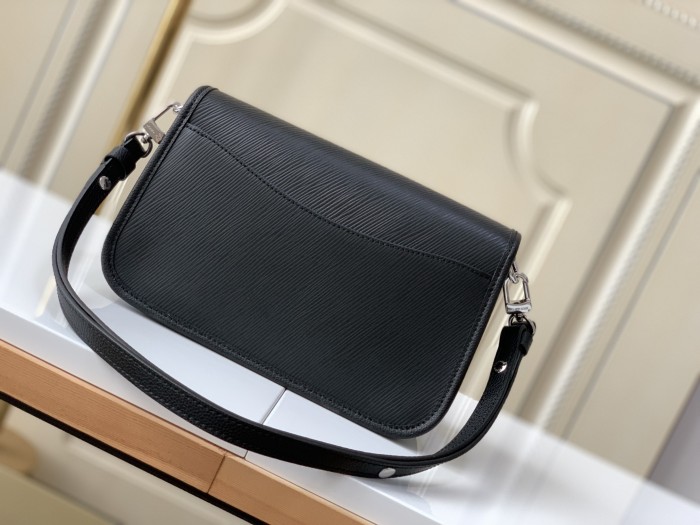 Handbag Louis Vuitton M59386 size 24.5 x 15.5 x 9 cm