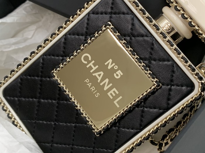 Handbag Chanel sizez 16*9*3.5* cm