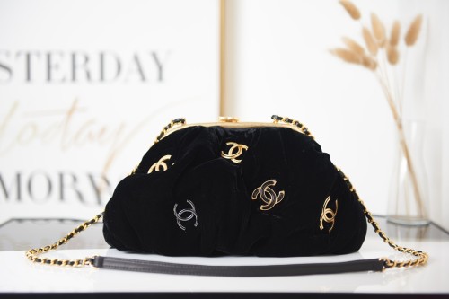 Handbag Chanel AS2137 size 16 27.5 14 cm