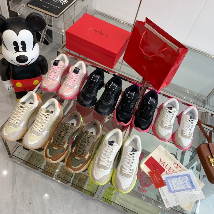 VALENTINO GARAVANI Bubbleback Sneaker 3