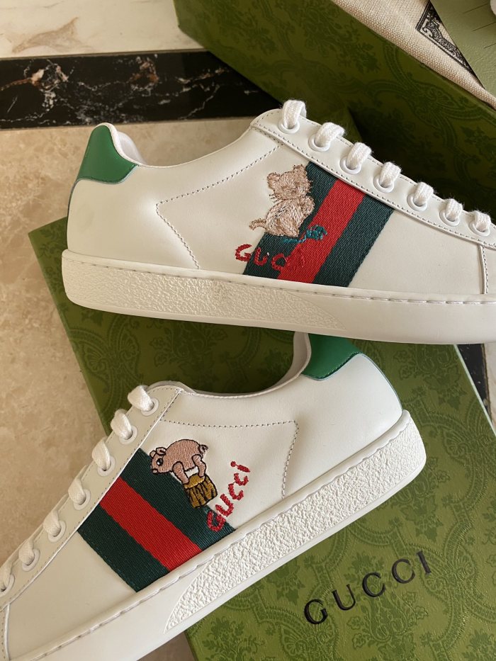 Gucci Women's Ace sneaker with bee sneaker 4